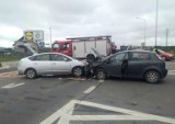 Groźnie wyglądający wypadek na Wschodniej Obwodnicy Wrocławia. Dwie osoby są ranne [ZDJĘCIA]