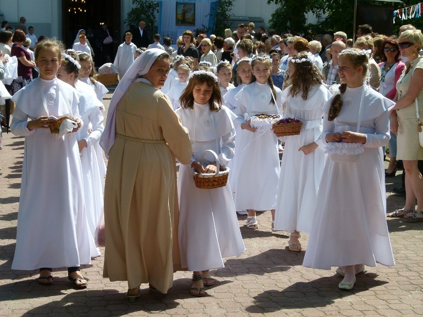 Procesja wiernych w parafii św. Antoniego w Tomaszowie...