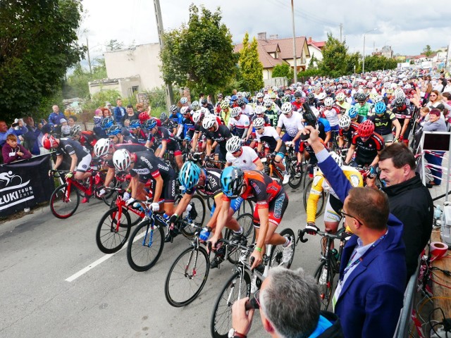 Start do wyścigu kolarskiego Żnin 2017.