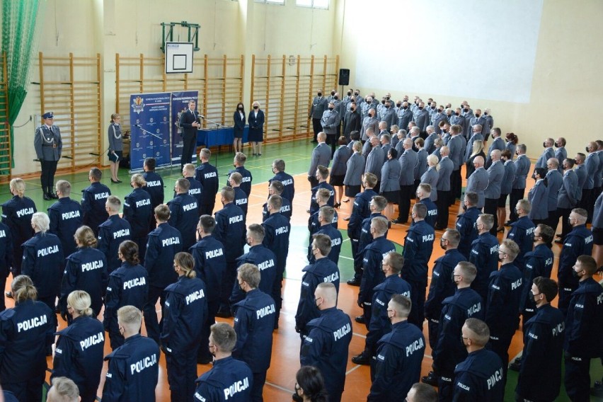 Nowi policjanci ślubowali w Święto Policji ZDJĘCIA