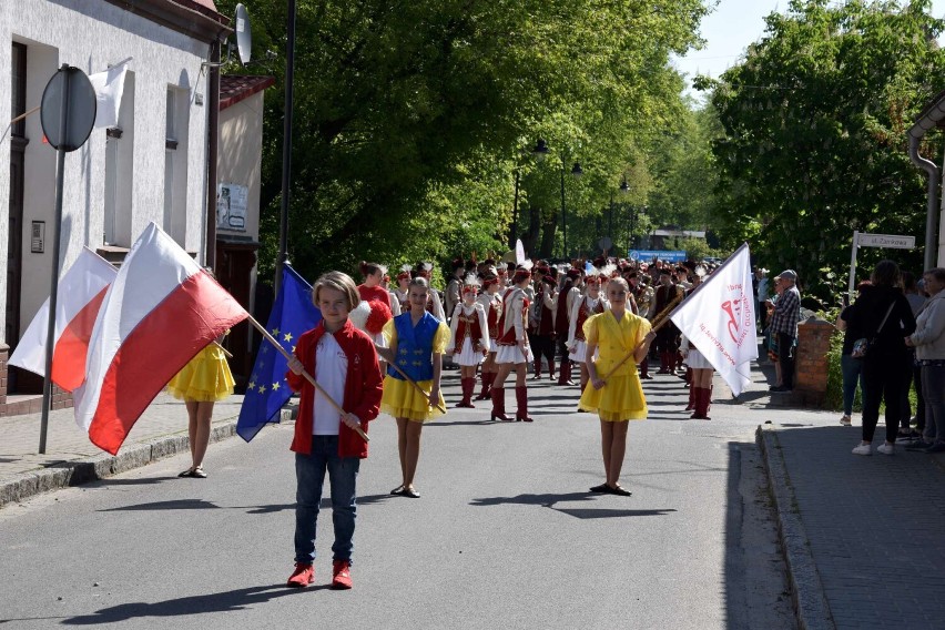 Kolorowa parada studentów – seniorów z wielkopolskich i...