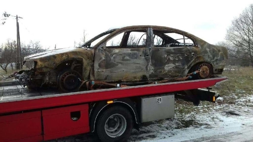 W czwartek, 31 stycznia, leśniczy znalazł spalony samochód....
