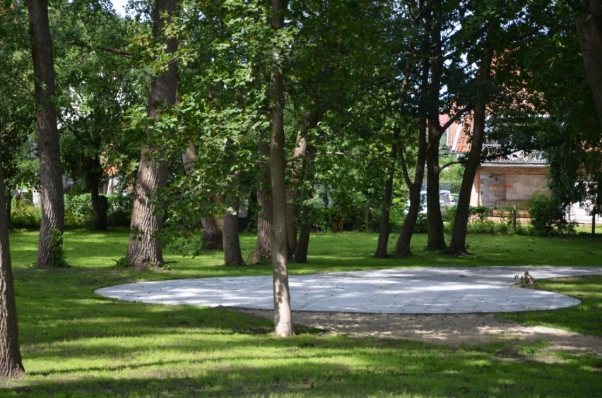 Gmina Sztutowo. Powstał nowy park i trasy pieszo -  rowerowe w Sztutowie i w Kątach Rybackich
