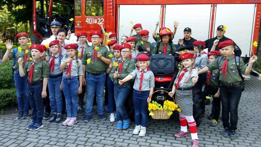 Stoisko buskich strażaków odwiedziły podczas festynu także...