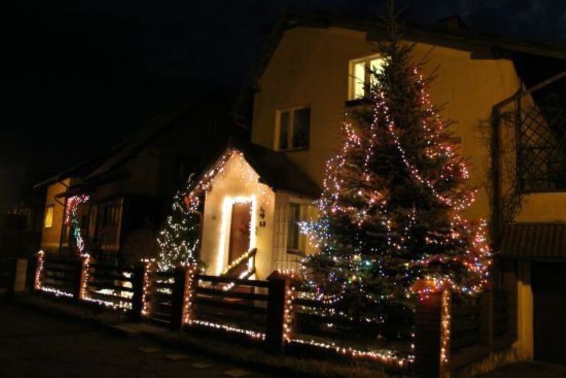 Czempiń: finał konkursu na najładniejszą świąteczną dekorację domu na os. Przylesie