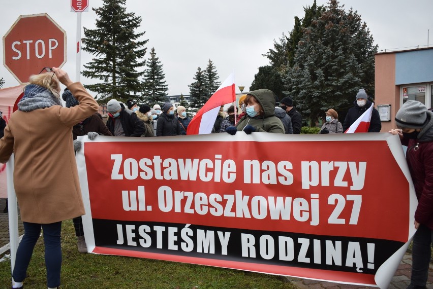 ZOL Gniezno. Pracownicy zakładu i rodziny chorych protestują. „To kupczenie chorymi”