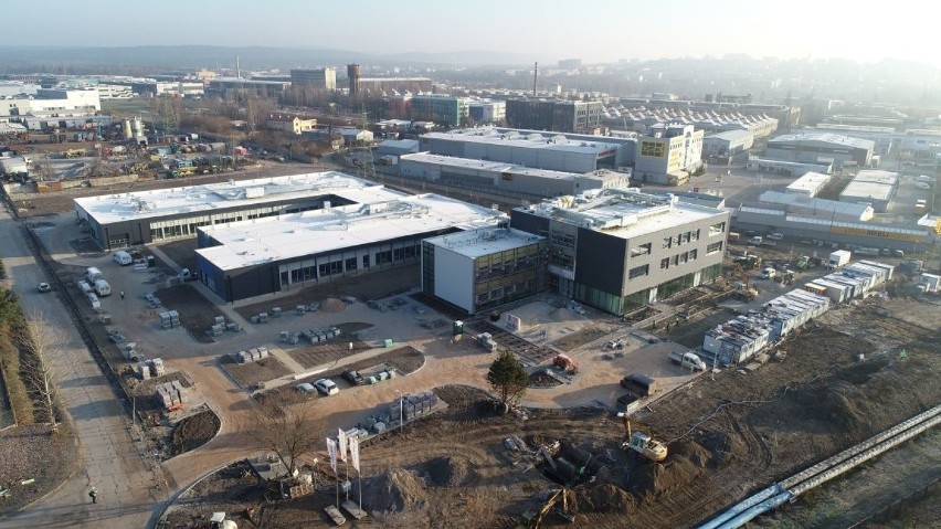 Budowa Centrum Kształcenia Praktycznego w Kielcach na finiszu. W kwietniu kolejny etap [ZDJĘCIA, WIDEO] 