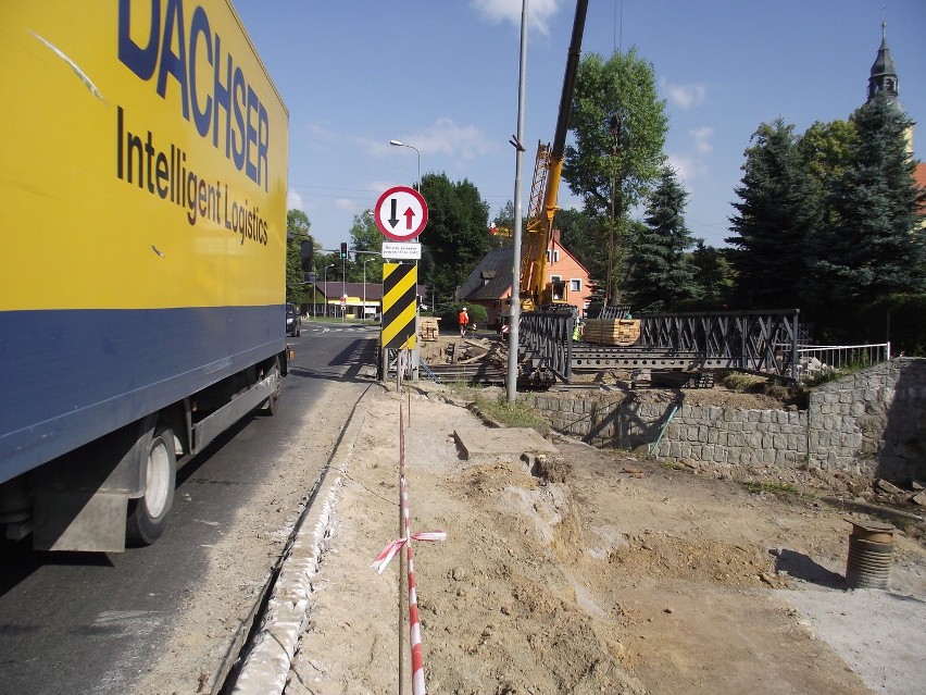 Mosty w Maciejowej - zaczęto odbudowę. Będą korki w Maciejowej