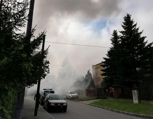 Straż Miejska w Inowrocławiu 15 października otrzymała zgłoszenie dotyczące bardzo dużego zadymienia na ulicy Chrobrego