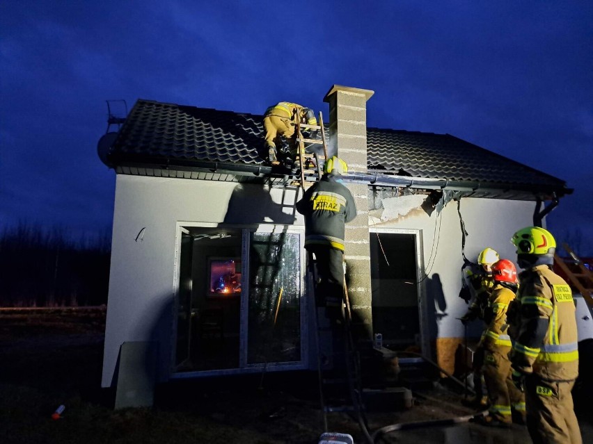 Pożar domu w miejscowości Dobra w gminie Sędziejowice