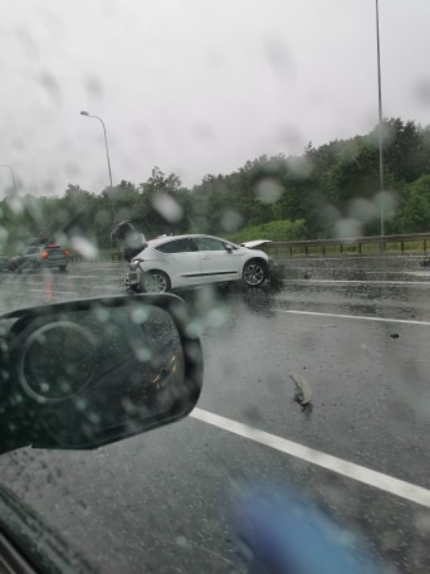 Wypadek na A4 w Zabrzu. Jedna osoba ranna. Trasa w stronę Wrocławia jest zablokowana 