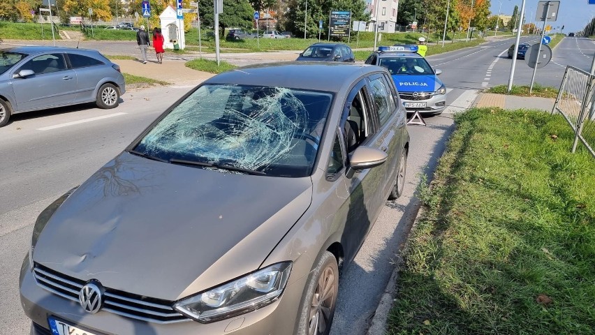 Wypadek w Kielcach. 28-letnia kobieta potrącona na pasach [WIDEO, ZDJĘCIA]