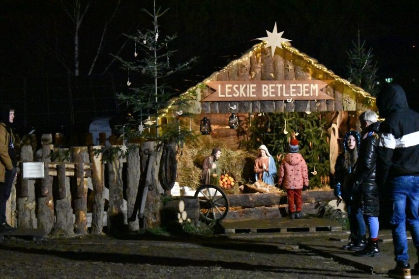 Leskie Betlejem – żywa szopka bożonarodzeniowa [ZDJĘCIA]