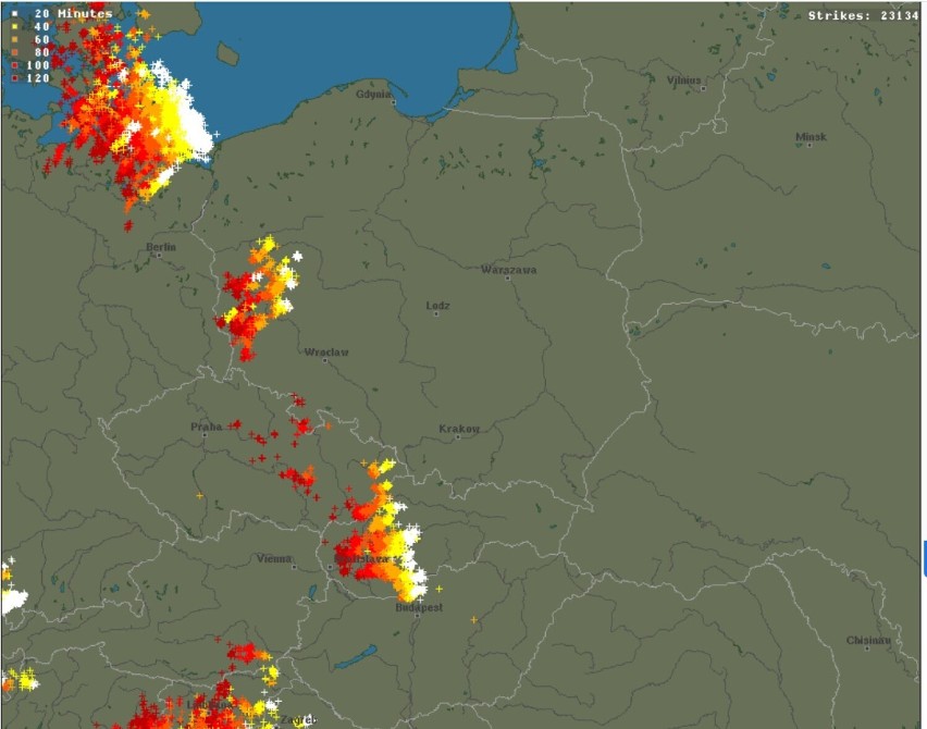 Burze z gradem w Śląskiem! Wiatr do 75 km/h, silne opady deszczu - jest ostrzeżenie IMGW [21.08.2023]