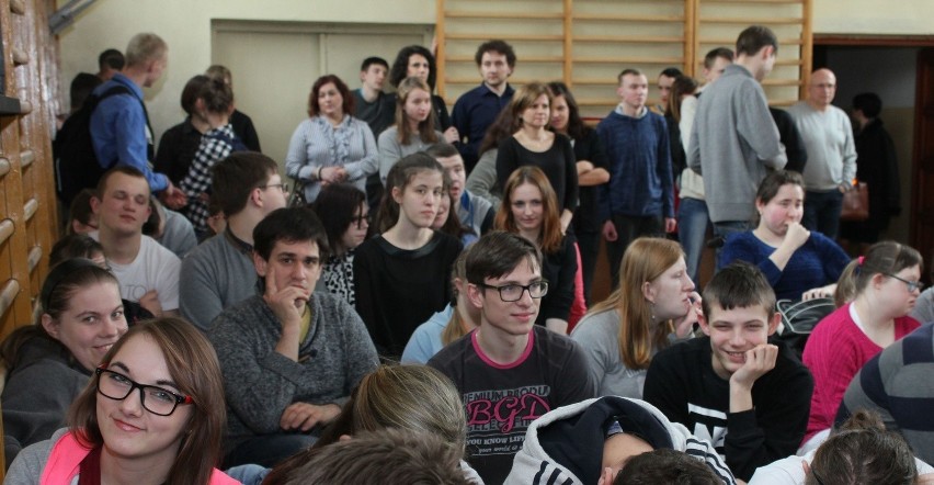 Izabela Trojanowska zaśpiewała dla uczniów w Kielcach