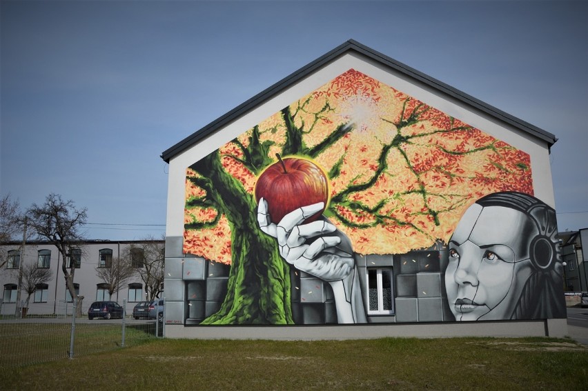 Autorem muralu jest Tomasz Pieczara, laureat Nagrody...