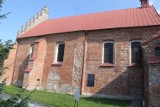 Trzeci etap prac konserwatorskich elewacji kościoła pw. Podwyższenia św. Krzyża w Brzezinach