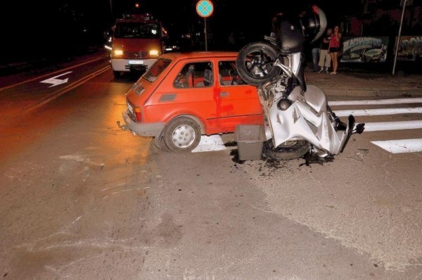 Do zderzenia fiata z motocyklem doszło na ul. Urzędowskiej w...