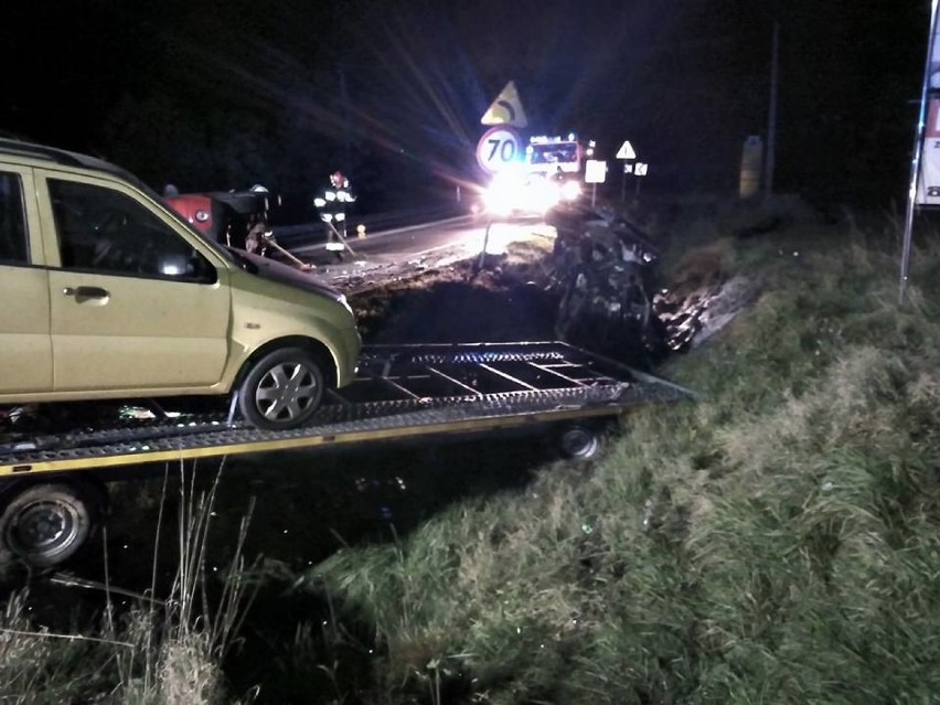 Wypadek w Tymowej i pożar osobowego mitsubishi, na szczęście nikt nie ucierpiał [ZDJĘCIA]