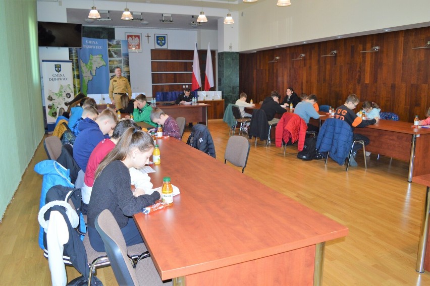 Gminny turniej wiedzy pożarniczej dla uczniów w Dębowcu