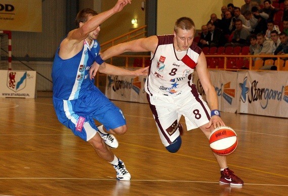 Marcin Stokłosa (z piłką)