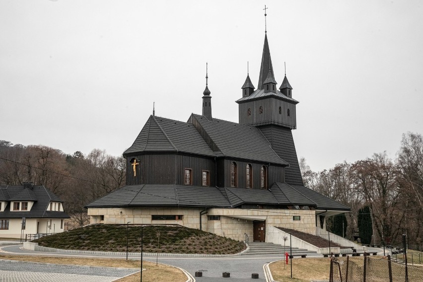 Parafia Najświętszej Maryi Panny Królowej Polski – Wola...