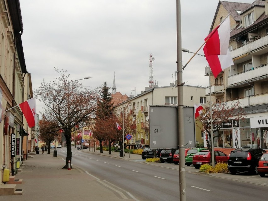 Goleniów biało - czerwony. Obchodzimy Dzień Flagi Rzeczypospolitej Polskiej ZDJĘCIA