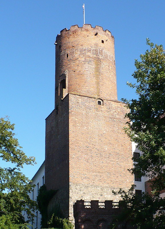 Łagów - zamek zbudowany w XIV w. przez zakon joannitów