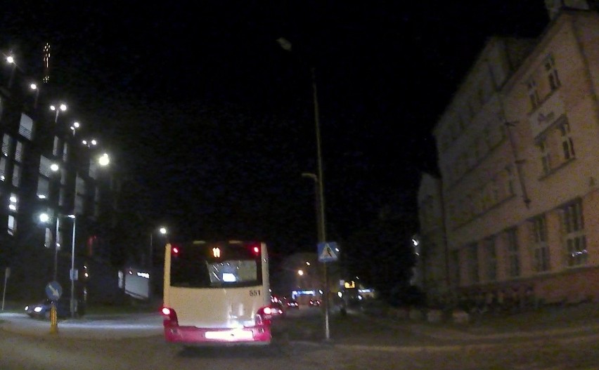 Problemy z oświetleniem w centrum Opola. Na zdjęciu rejon...