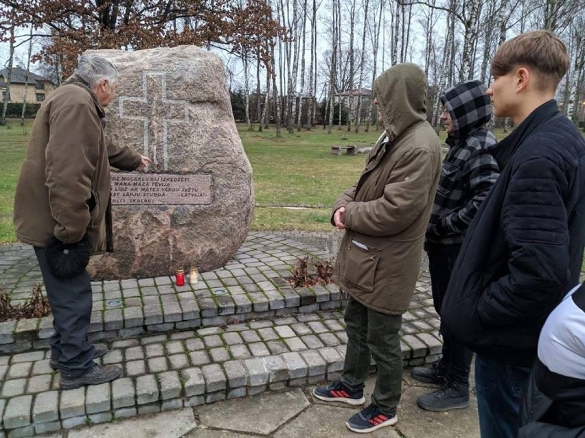 Paczki pamięci trafiły z Gniezna do naszych rodaków na...