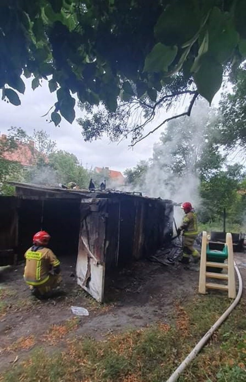 Pożar garażu przy ul. Jagiellońskiej w Malborku