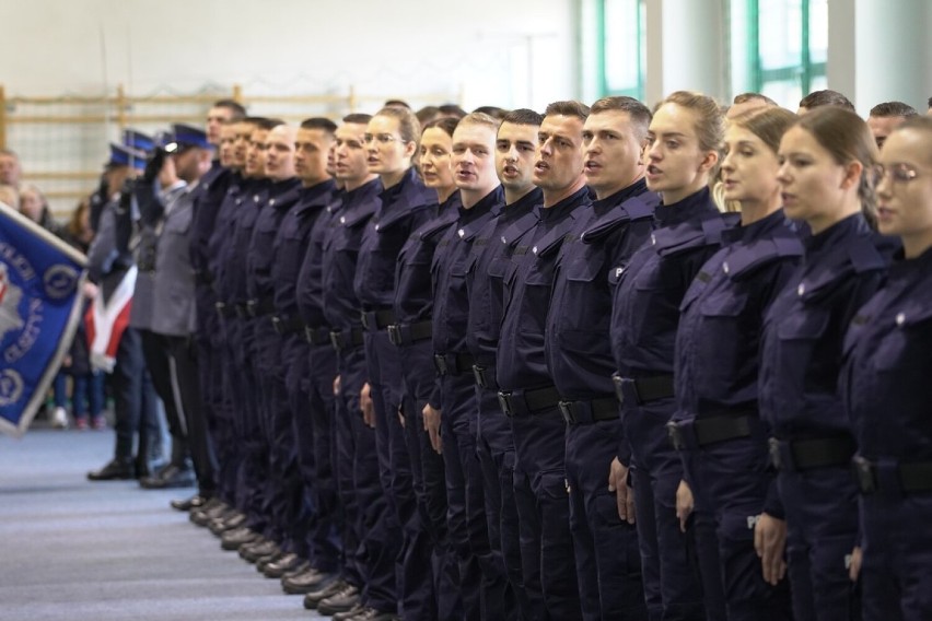 36 nowych funkcjonariuszy zasiliło szeregi policji w regionie. ZDJĘCIA