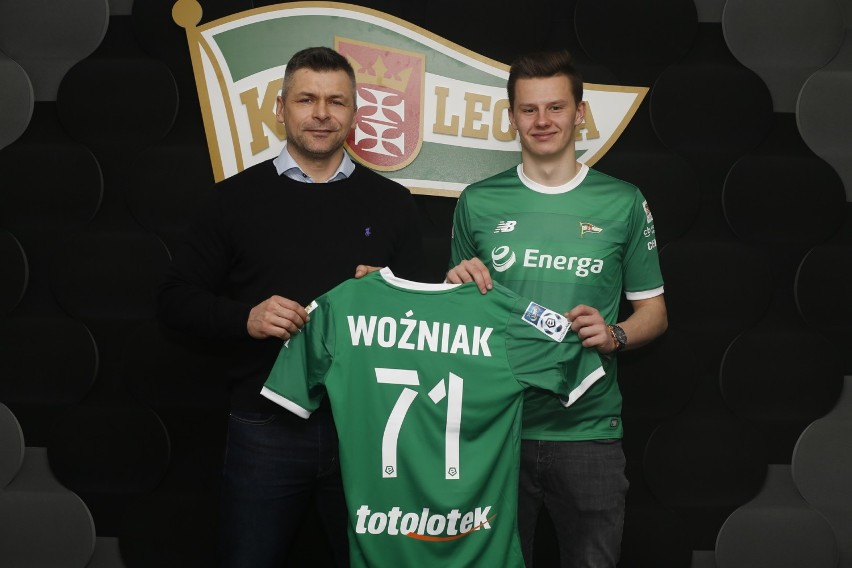 Lechia Gdańsk podpisała nowy kontrakt. Utalentowany Maciej Woźniak z profesjonalną umową
