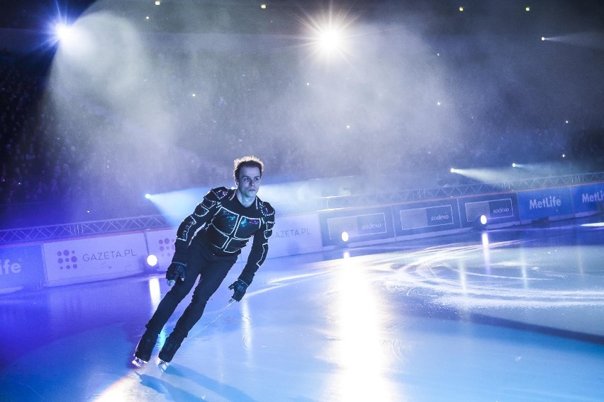 Kings on Ice. Popis łyżwiarskich umiejętności na Stadionie...