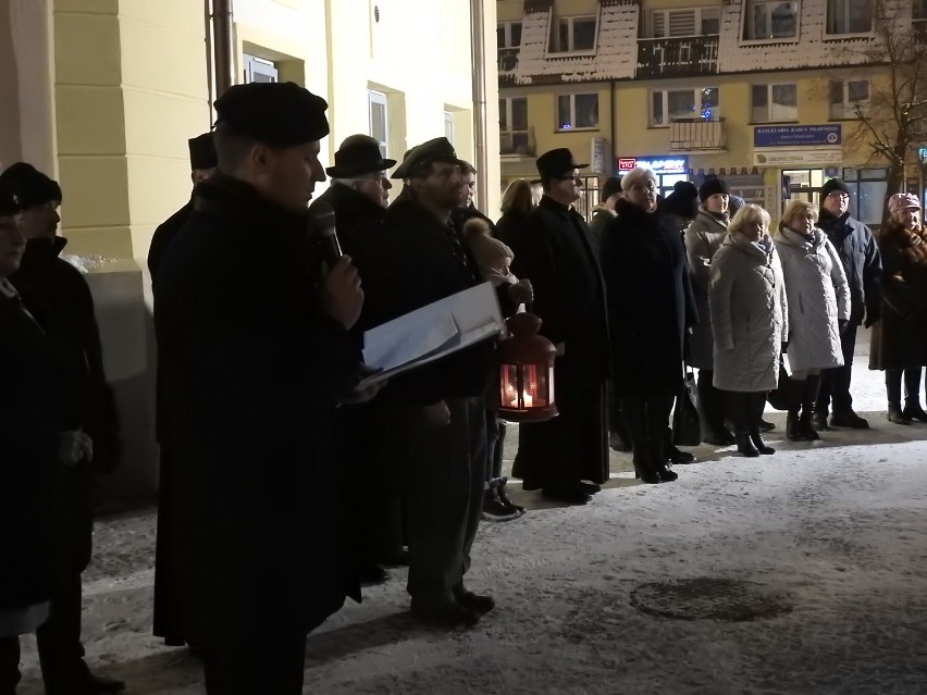 Harcerze rozdali Betlejemskie Światełko Pokoju