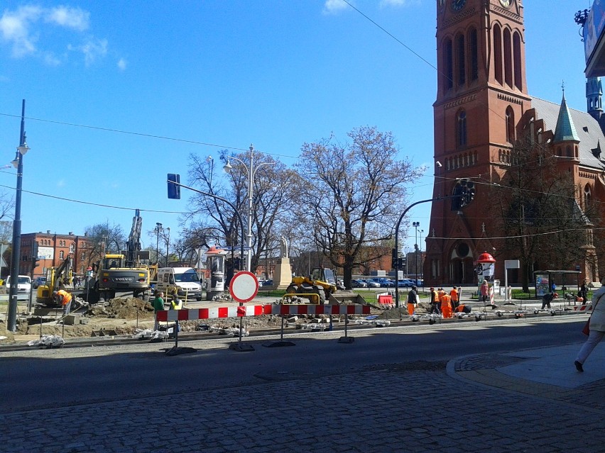 Trwają drogowe prace na ul. Szumana w Toruniu [zdjęcia]