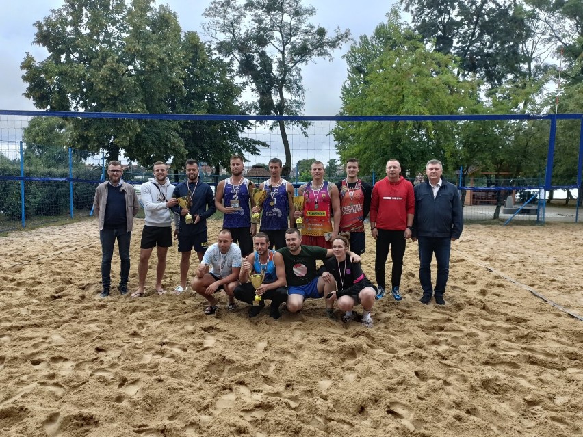 Turniej piłki siatkowej plażowej o Puchar Kierownika OSiR w Rogoźnie [ZDJĘCIA]