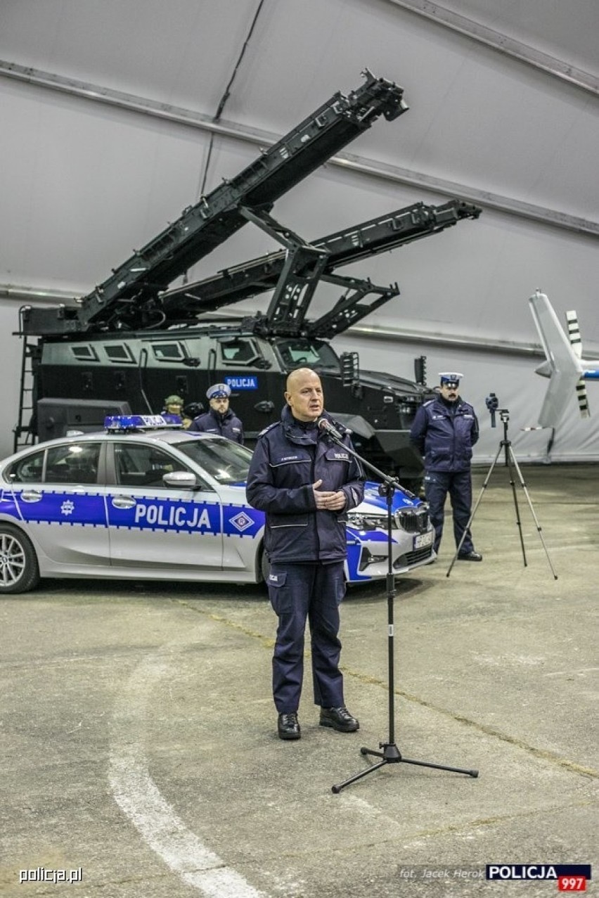 W 2019 roku polska policja wzbogaciła się o prawie 1800...