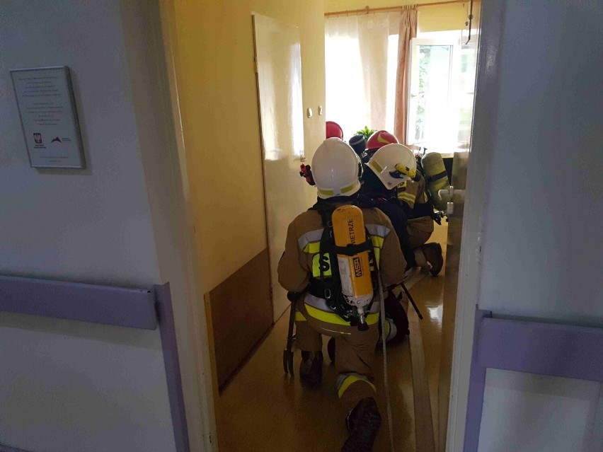 Ćwiczenia strażaków w sandomierskim Domu Pomocy Społecznej. Co sprawdzano? Zobacz zdjęcia 