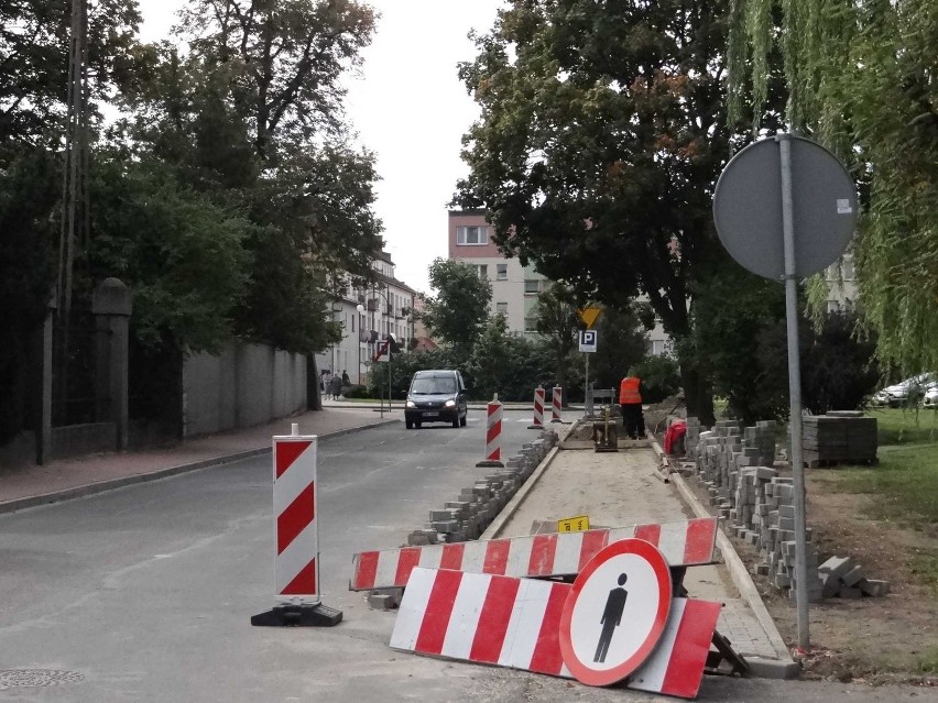 Remont chodnika na Wodnej i Reformackiej ma się zakończyć do...