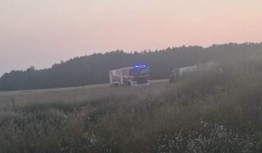 Pożar kombajnu na polu w Buczku                      