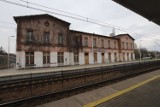Dworzec kolejowy w Dąbrowie Górniczej - Ząbkowicach czeka na remont. Kluczowe porozumienie blisko. Kiedy początek prac?