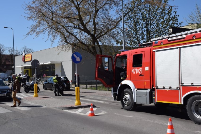 Samochód potrącił trzynastolatkę. Wjechała na rolkach na przejście dla pieszych [ZDJĘCIA, AKTUALIZACJA]]