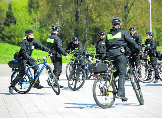 Strażnicy nie tylko w Gdyni i Gdańsku patrolują miasta na rowerach. Z reguły w sezonie pilnują miejsc turystycznych