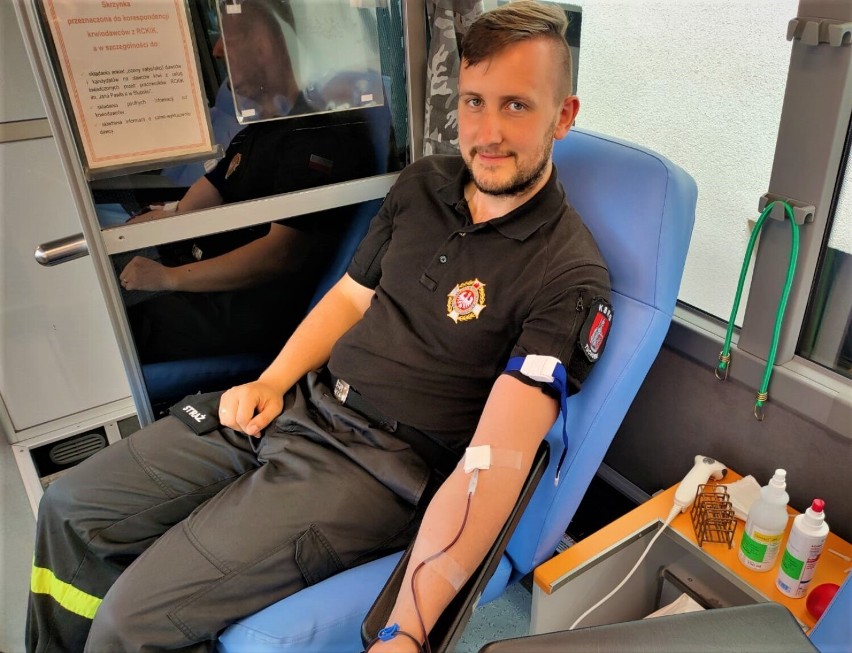 Pożyteczny Światowy Dzień Honorowych Dawców Krwi w Tuchomiu. Zbierali krew