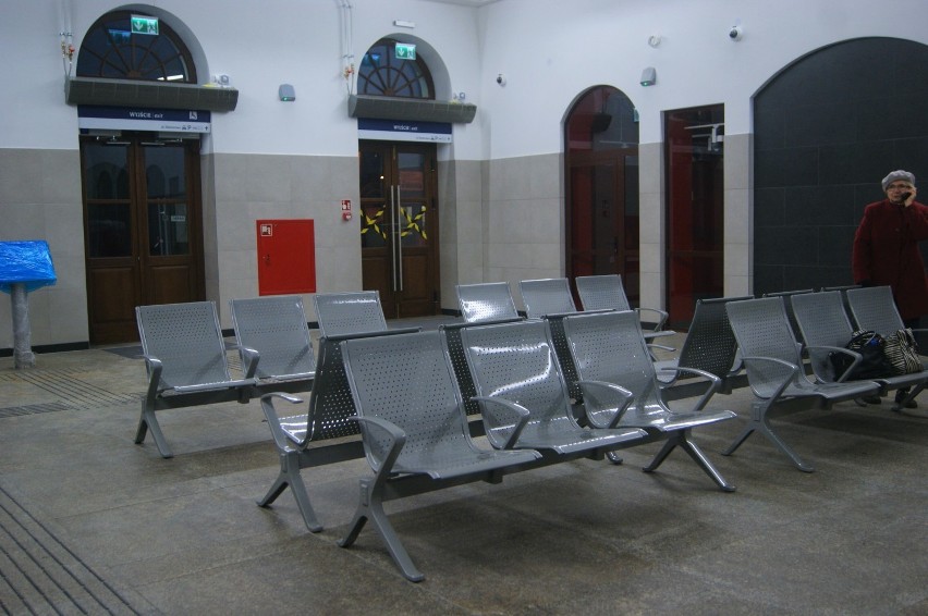 Dworzec PKP w Inowrocławiu już otwarty dla pasażerów [zdjęcia]