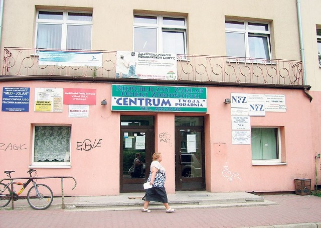 NZOZ Centrum Twoja Poradnia  w nagłych przypadkach udziela porad i pomocy dąbrowianom