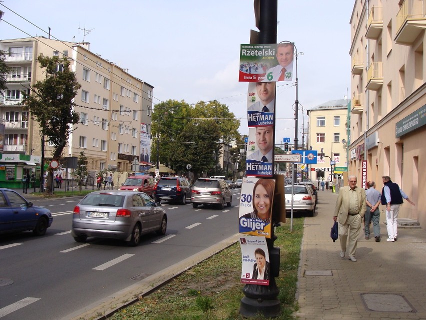 Kampania wyborcza w Lublinie: Plakaty zasłaniają kierowcom widok