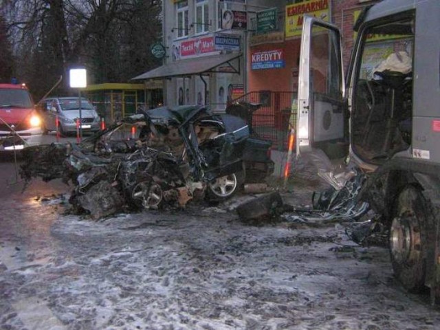 W Tomaszowie Lubelskim doszło do tragicznego wypadku. Samochód ...