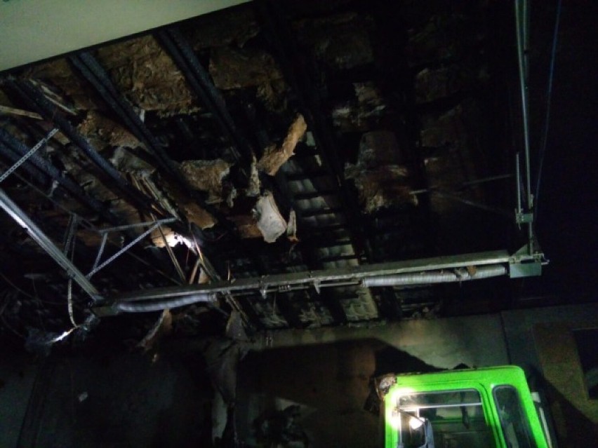 Pożar budynku w Darłowie. Ogień gasiło 7 wozów strażackich [zdjęcia] 